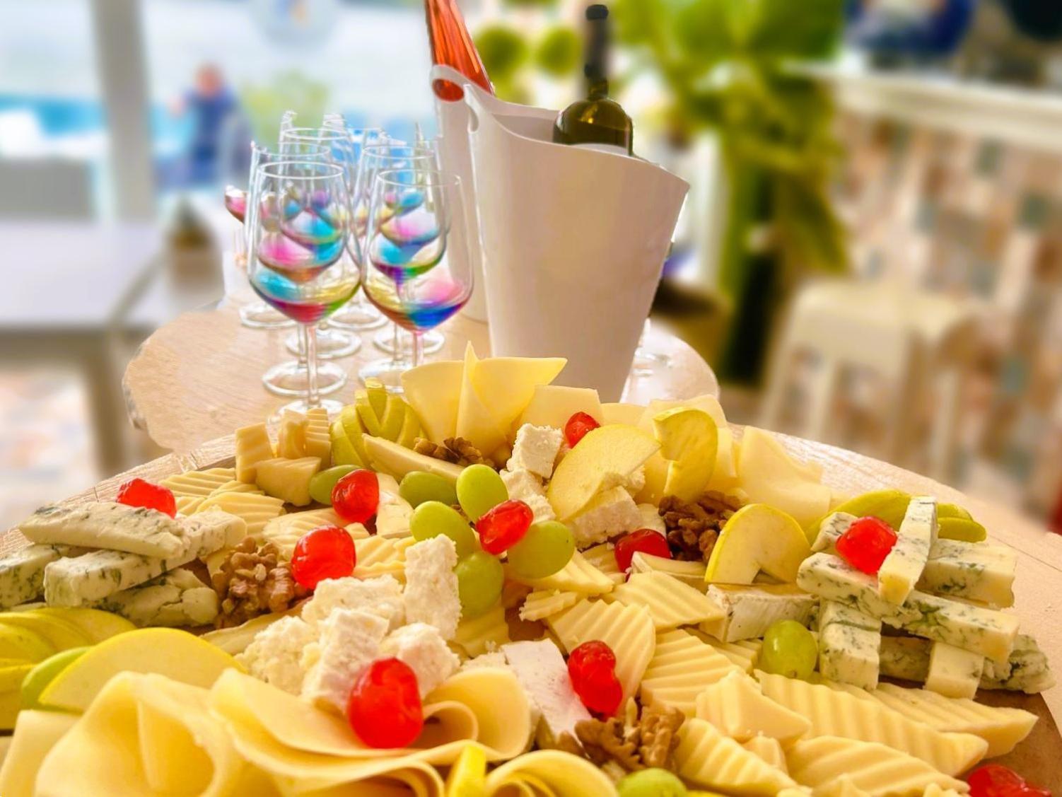 Riviera 990 - Resort & Restaurant Ieşelniţa Екстериор снимка