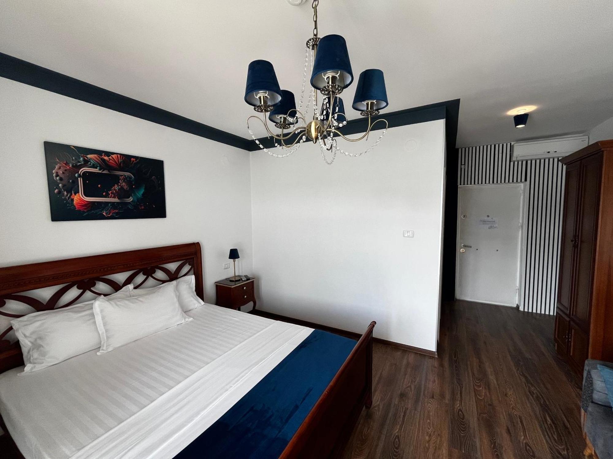 Riviera 990 - Resort & Restaurant Ieşelniţa Екстериор снимка
