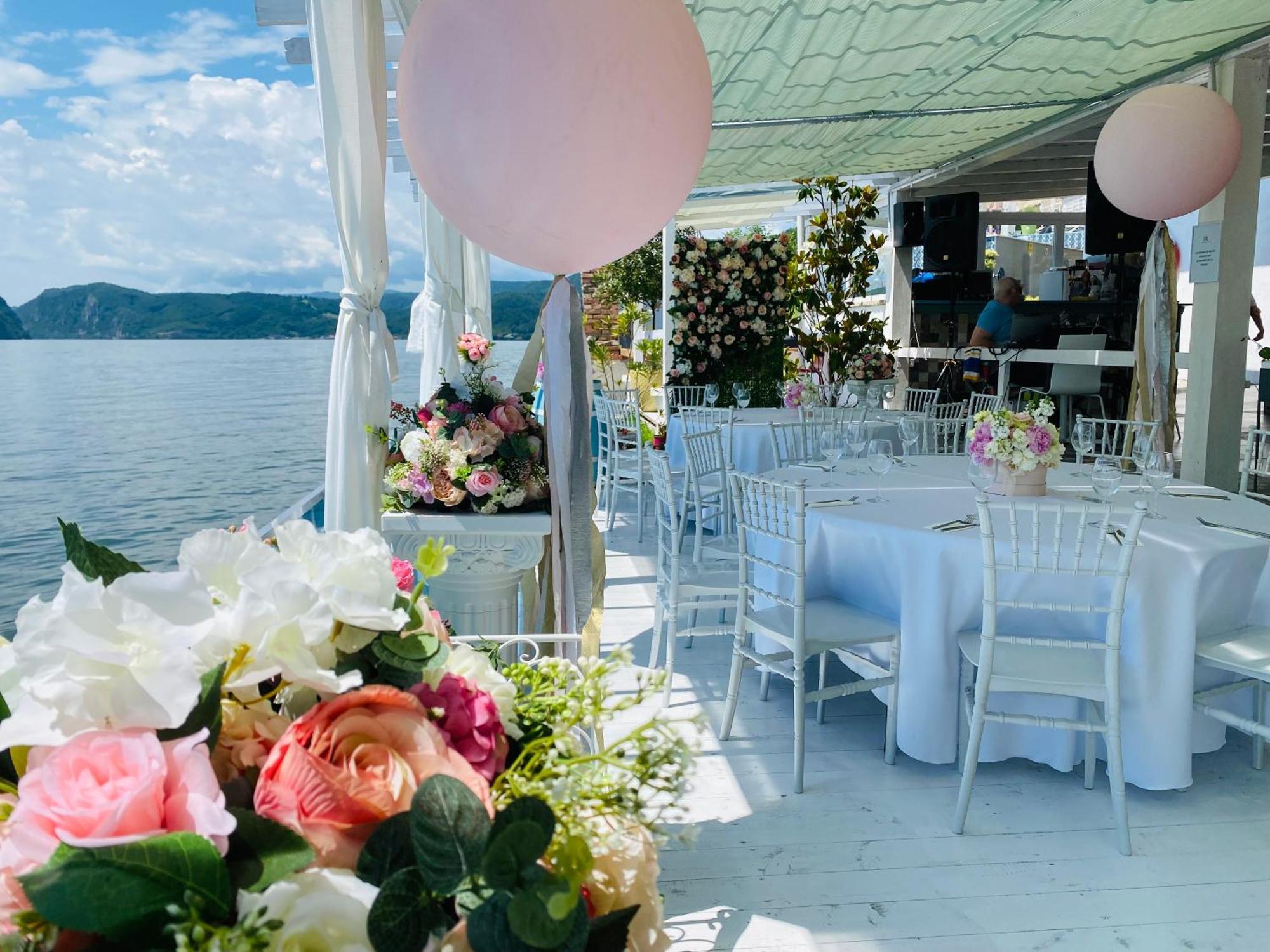 Riviera 990 - Resort & Restaurant Ieşelniţa Екстериор снимка