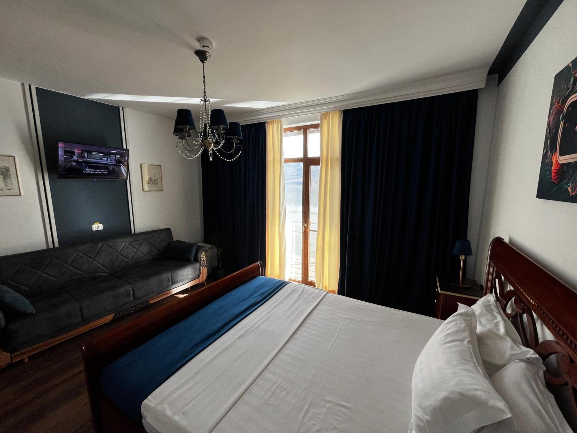 Riviera 990 - Resort & Restaurant Ieşelniţa Екстериор снимка